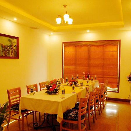 Central Hotel Kuang Ngai Dış mekan fotoğraf