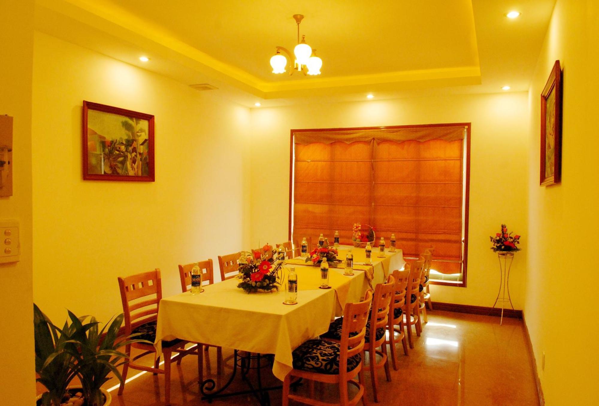 Central Hotel Kuang Ngai Dış mekan fotoğraf