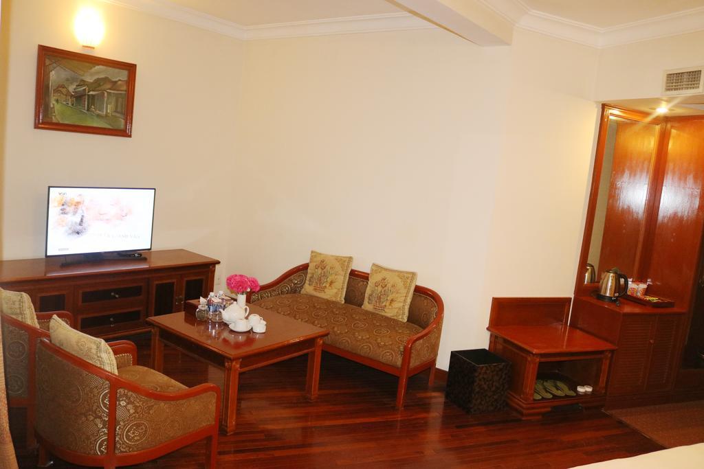 Central Hotel Kuang Ngai Dış mekan fotoğraf