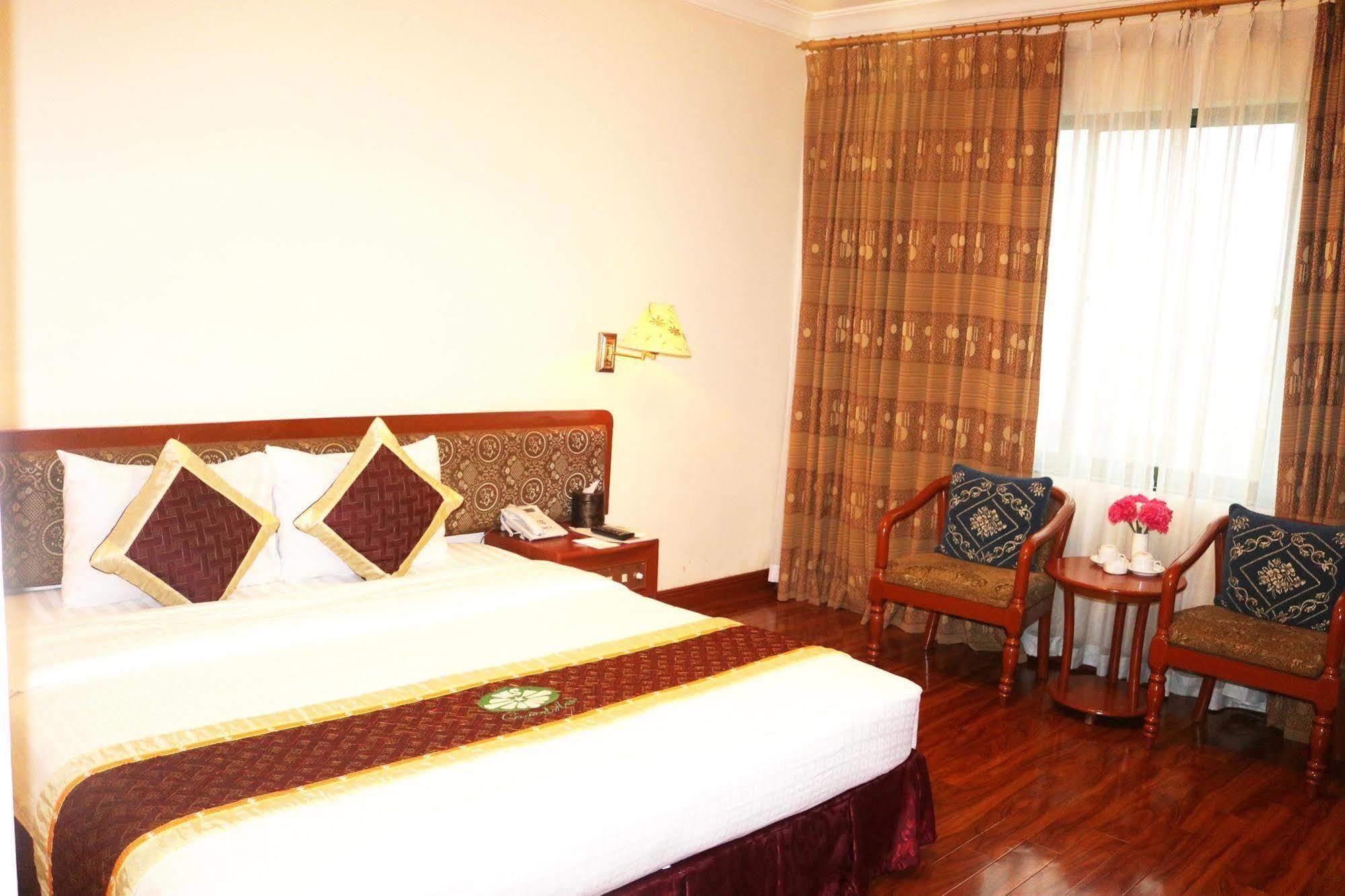 Central Hotel Kuang Ngai Dış mekan fotoğraf