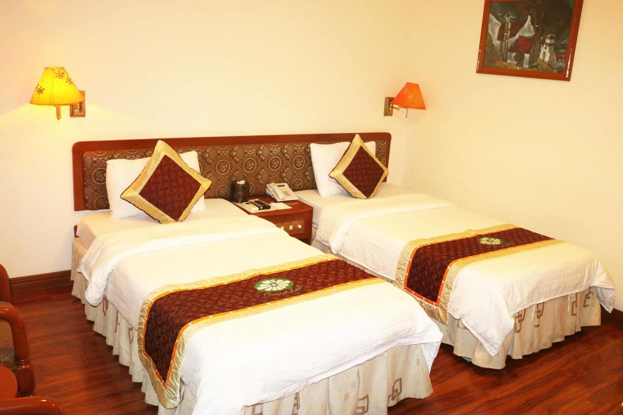 Central Hotel Kuang Ngai Dış mekan fotoğraf