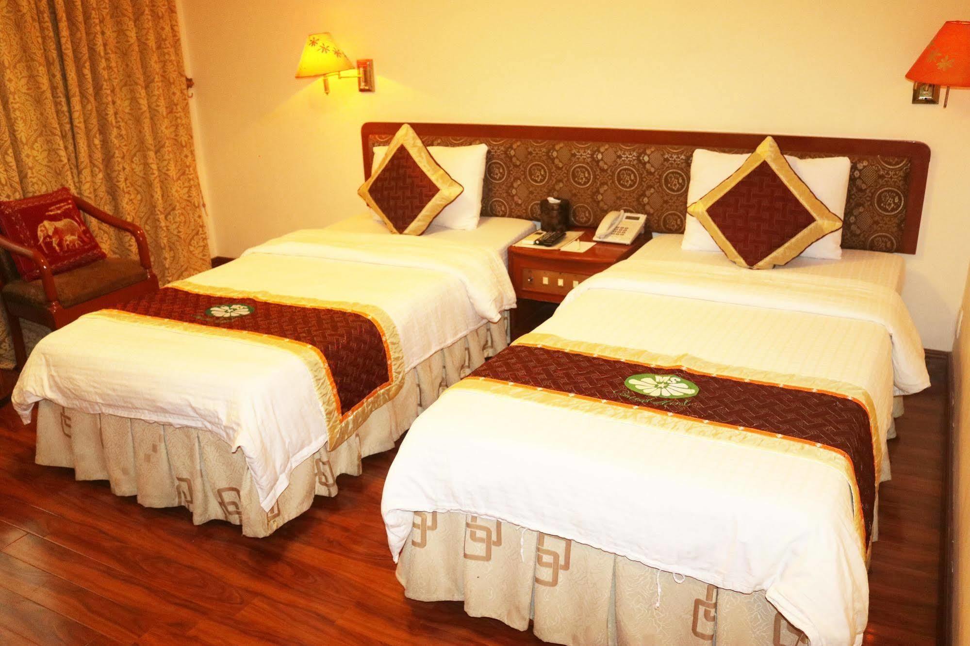 Central Hotel Kuang Ngai Dış mekan fotoğraf