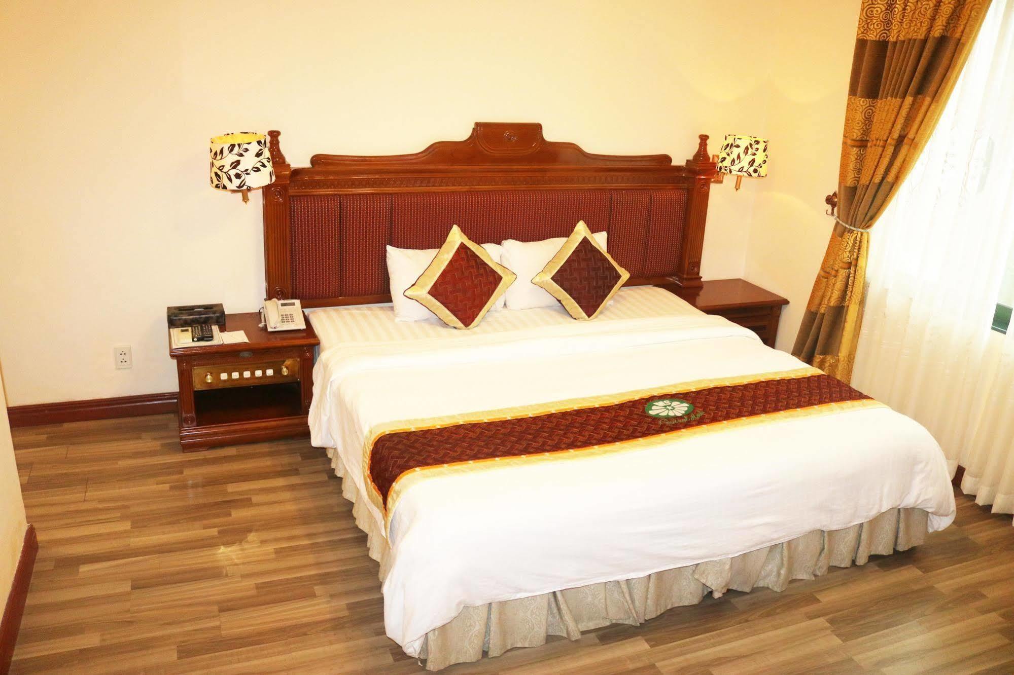 Central Hotel Kuang Ngai Dış mekan fotoğraf