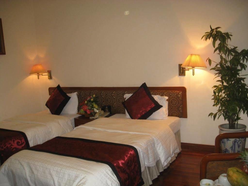 Central Hotel Kuang Ngai Dış mekan fotoğraf