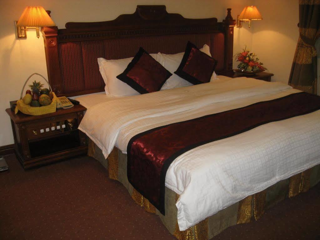 Central Hotel Kuang Ngai Dış mekan fotoğraf