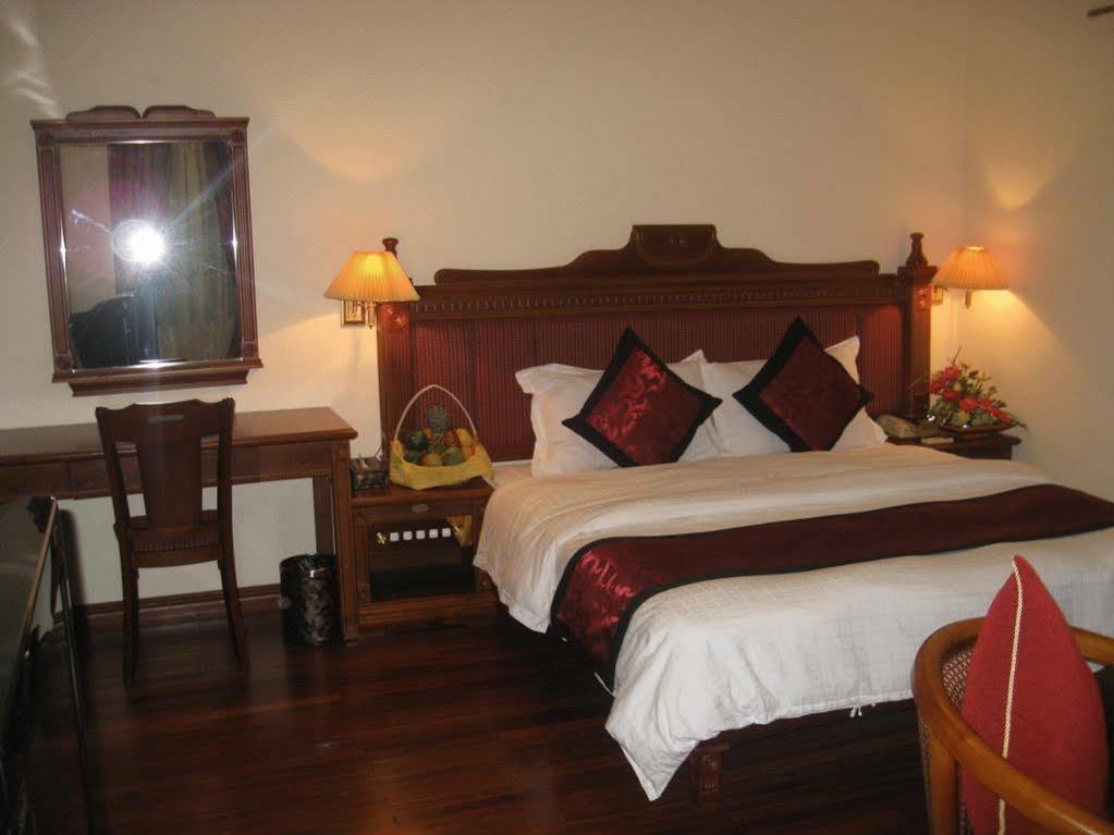 Central Hotel Kuang Ngai Dış mekan fotoğraf