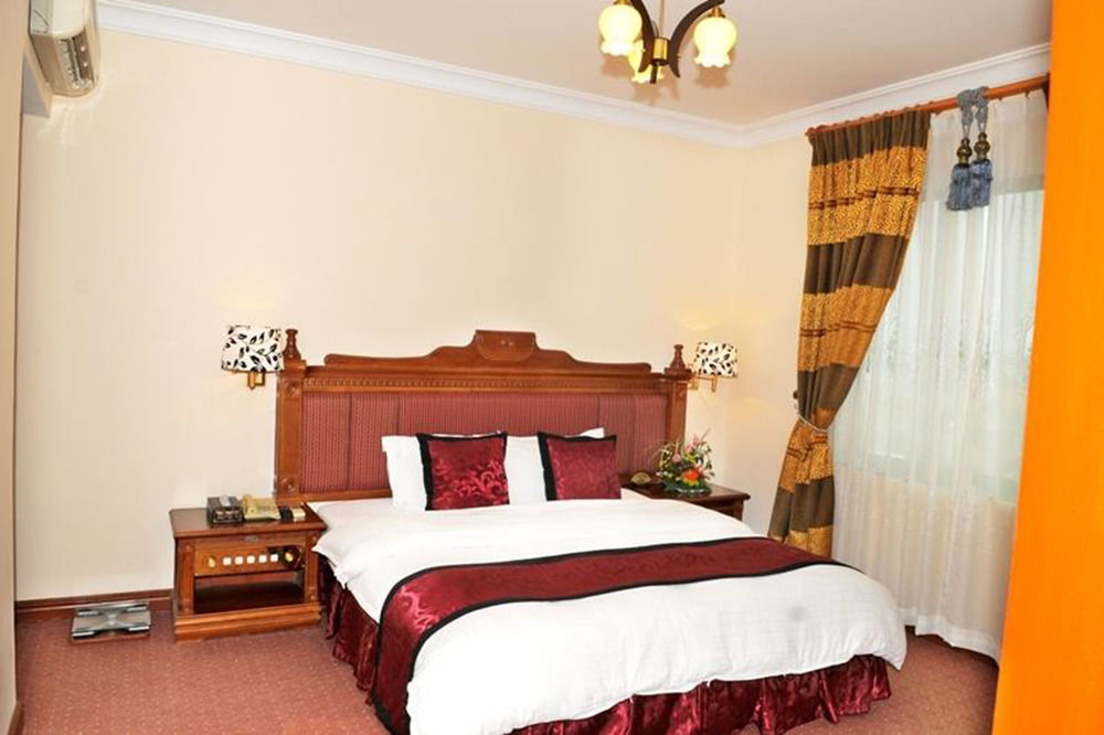 Central Hotel Kuang Ngai Dış mekan fotoğraf