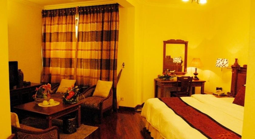 Central Hotel Kuang Ngai Dış mekan fotoğraf