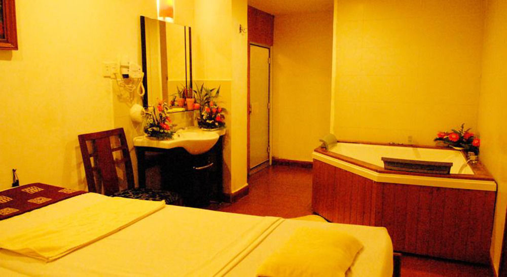 Central Hotel Kuang Ngai Dış mekan fotoğraf