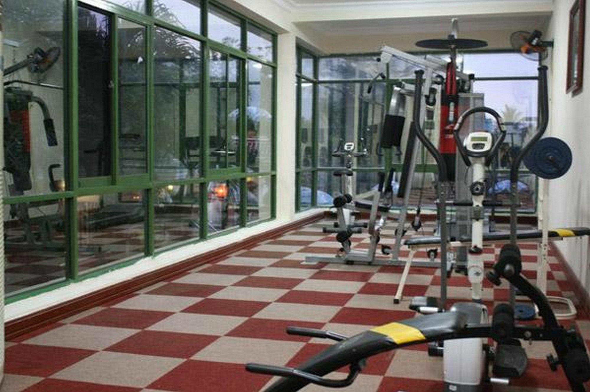 Central Hotel Kuang Ngai Dış mekan fotoğraf